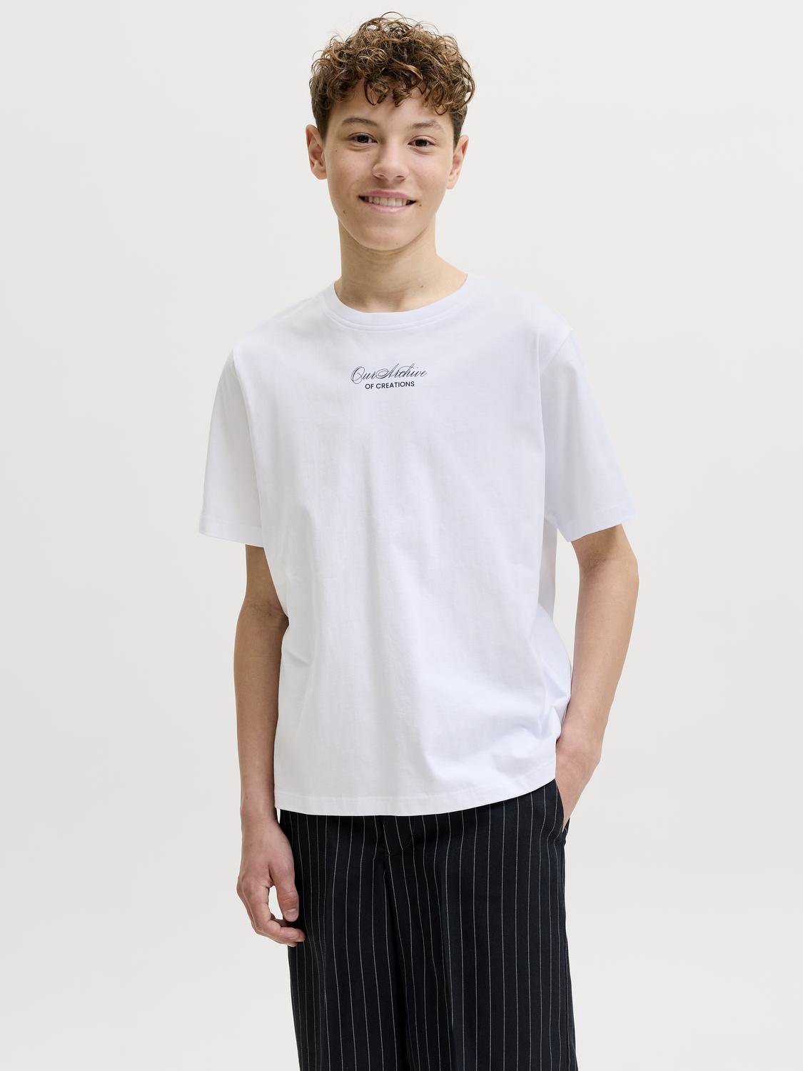 model_shot-front